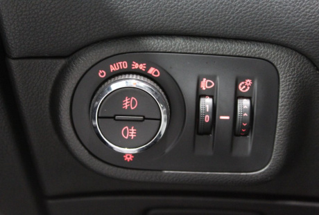 Opel Zafira 2013 года с пробегом 178 781 км, фото 23