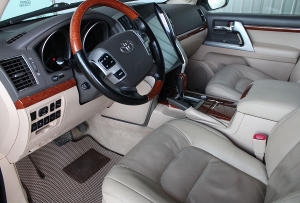 Toyota Land Cruiser 200 2012 года с пробегом 237 924 км, фото 14