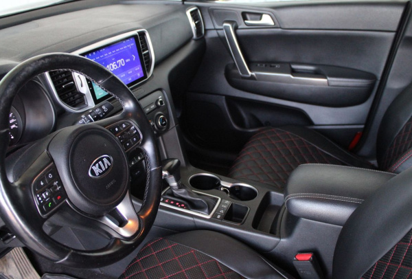 Kia Sportage 2018 года с пробегом 126 836 км, фото 18