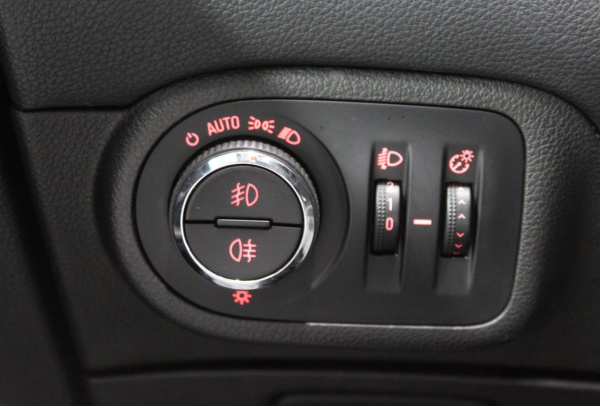 Opel Zafira 2013 года с пробегом 178 781 км, фото 23
