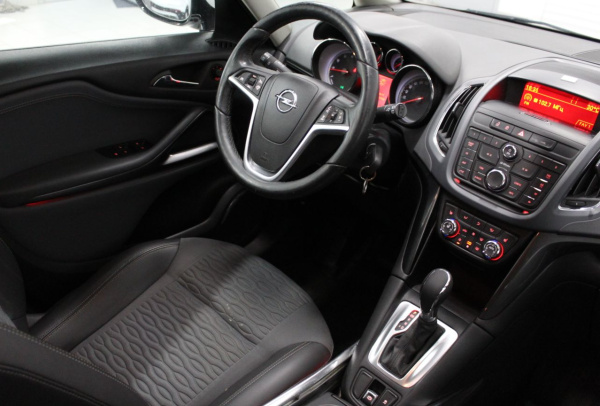 Opel Zafira 2013 года с пробегом 178 781 км, фото 17